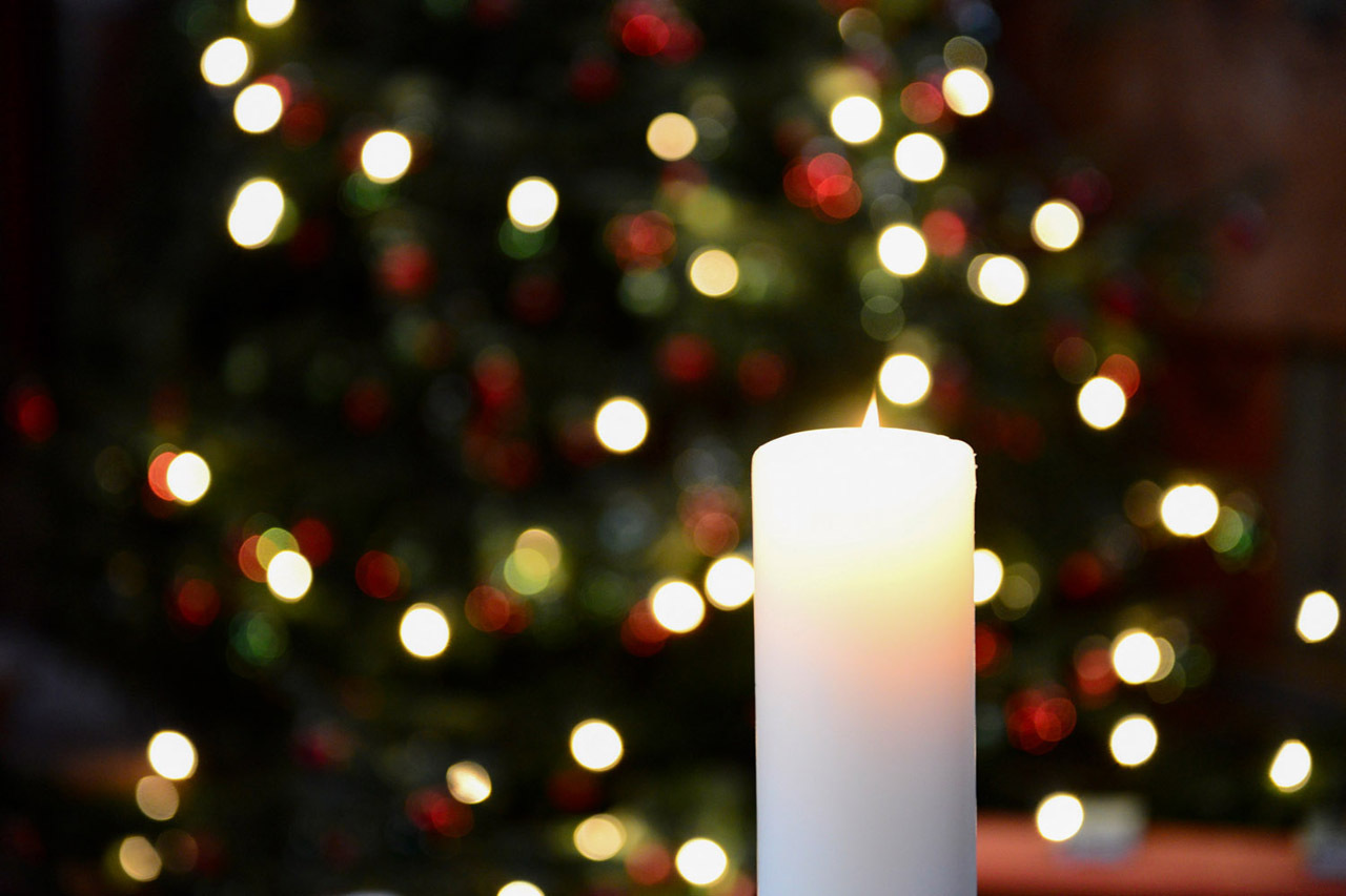 Erster Advent weiße Kerze